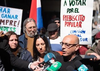 El 45% de la población se inclina a firmar por el plebiscito para derogar la reforma previsional