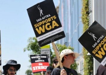 El sindicato de guionistas y los estudios de Hollywood ponen fin a la huelga