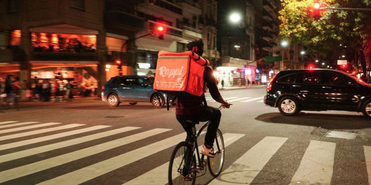 El «voto Rappi»: radiografía de un sector precarizado que se reconoce en «la libertad»