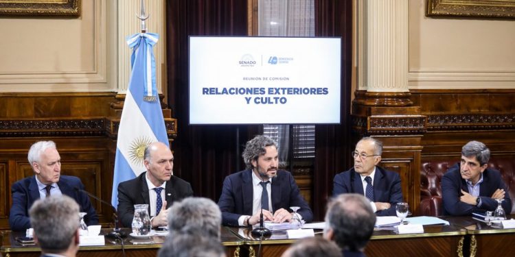 En el gobierno persiste la desconfianza con el presidente de Paraguay, pero se distiende el conflicto por la Hidrovía