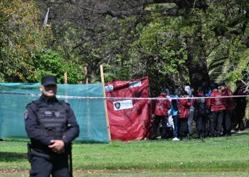 Encuentran el cadáver de un hombre en uno de los lagos de Palermo