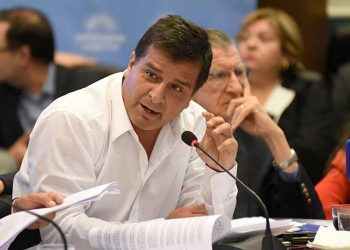 Ganancias: presentaron un proyecto para que grandes empresas paguen un mínimo de 15%