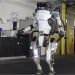 Increíble: un robot futbolista deja en ridículo a un humano y se hace viral