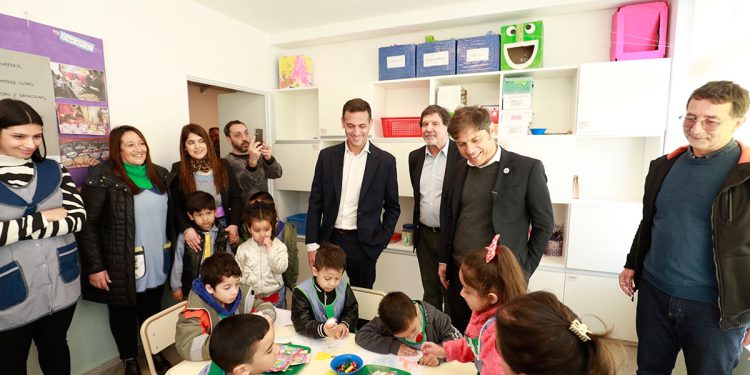 Kicillof llegó a las 180 escuelas nuevas y chicaneó a la oposición: «Esto con motosierra no se hace»