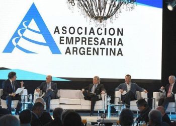 La AEA envió un tajante mensaje a los candidatos: “Sin empresas no hay país”