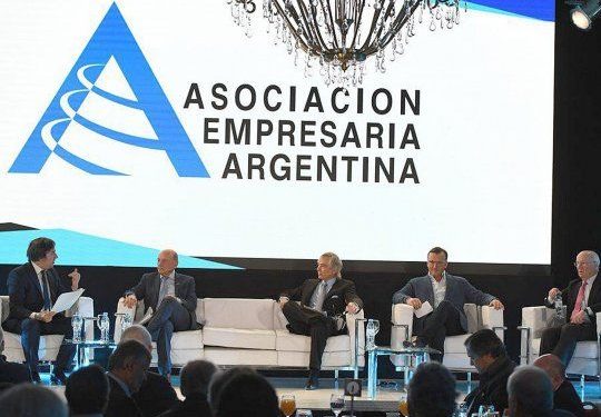 La AEA envió un tajante mensaje a los candidatos: “Sin empresas no hay país”