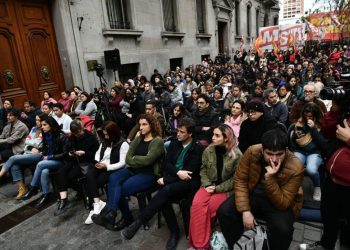 La izquierda relanzó la campaña en CABA con un acto por el derecho a la vivienda