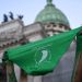 La marea verde fortalece el debate por el aborto en países donde aún se criminaliza