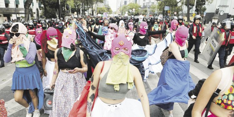 La marea verde sumó otra conquista: la Corte de México despenalizó el aborto