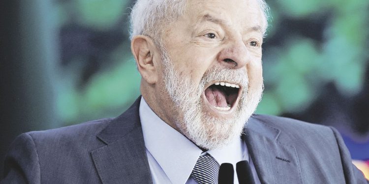 La operación de cadera de Lula transcurrió “sin complicaciones”