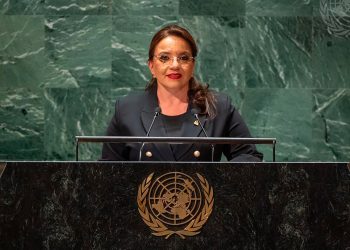 La presidenta de Honduras visitará a migrantes de su país en la frontera con EEUU