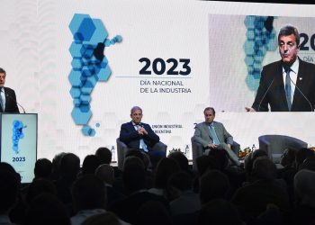 La UIA celebró el Día de la Industria y la liberación de los permisos de importación