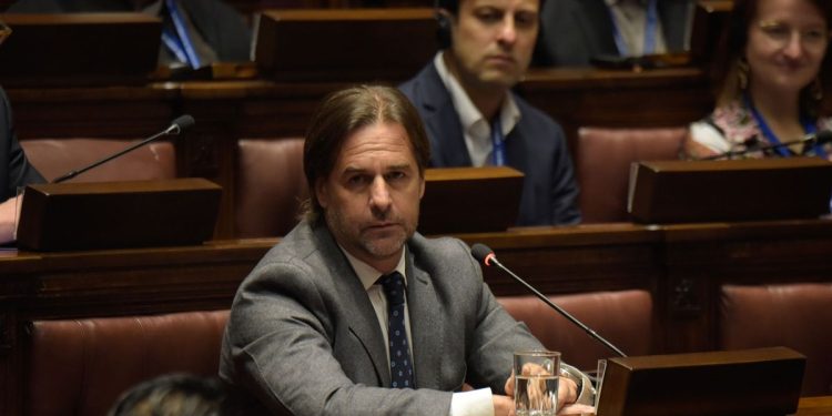 Lacalle Pou pidió “cuidar la esencia del individuo” frente a la inteligencia artificial