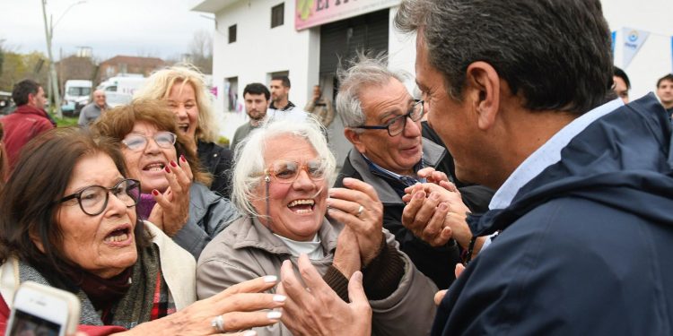 Massa anunció un refuerzo alimentario de $45.000 y pidió “memoria” para tener futuro