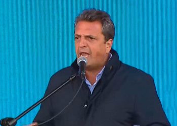 Massa: “Estamos empezando a construir el camino del triunfo en octubre”
