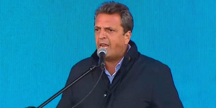 Massa: “Estamos empezando a construir el camino del triunfo en octubre”