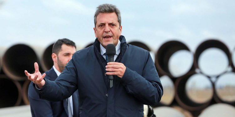Massa, sobre las medidas económicas: “Salimos a tenderle la mano a la gente”