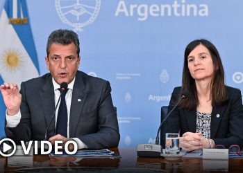 Massa y Raverta anunciaron dos bonos de $47.000 para trabajadores informales