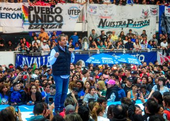 Movimientos sociales recorrerán barrios populares para difundir las medidas de Massa