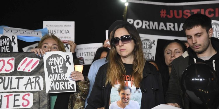 «No me quiero morir», la frase que retumbó en la marcha por el crimen del ingeniero en Palermo