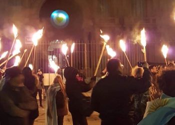 Piden tasar los muebles que el líder de Revolución Federal le vendió a la familia Caputo