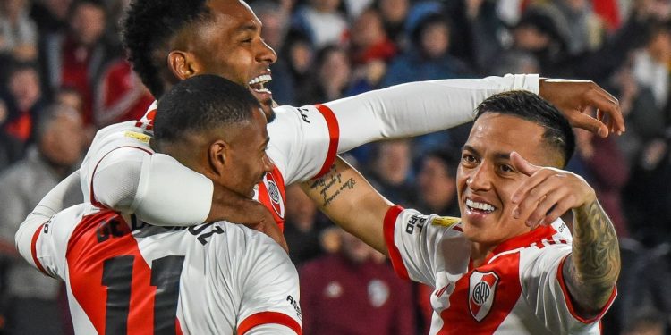 River se recuperó y volvió al triunfo contra Arsenal
