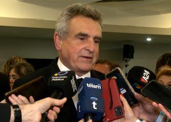 Rossi pidió apoyar una propuesta con un Estado para “quienes más lo necesitan”