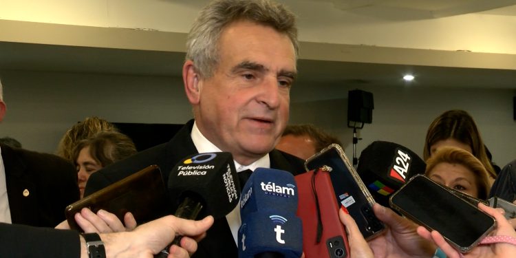 Rossi pidió apoyar una propuesta con un Estado para “quienes más lo necesitan”