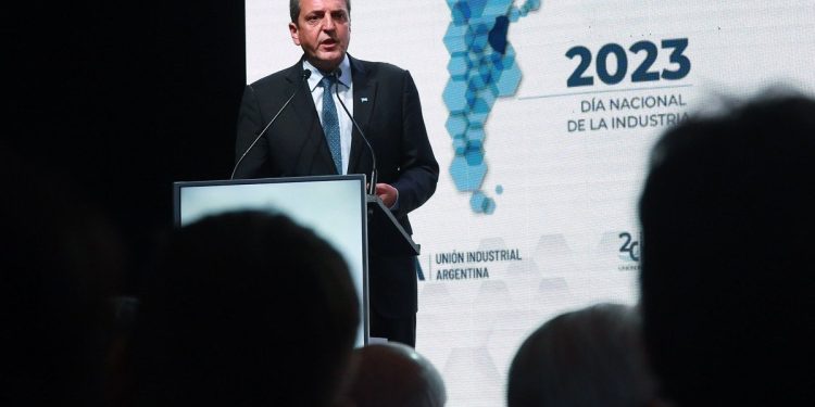 “Se liberarán las importaciones para las pymes industriales”: el nuevo anuncio de Massa