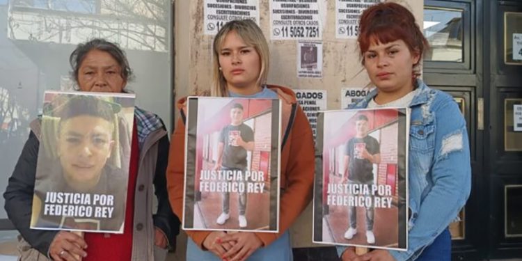 Un jurado popular declaró no culpable a una penitenciaria acusada de matar a un detenido