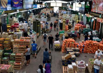 Un mercado donde la oferta y la demanda juegan libremente