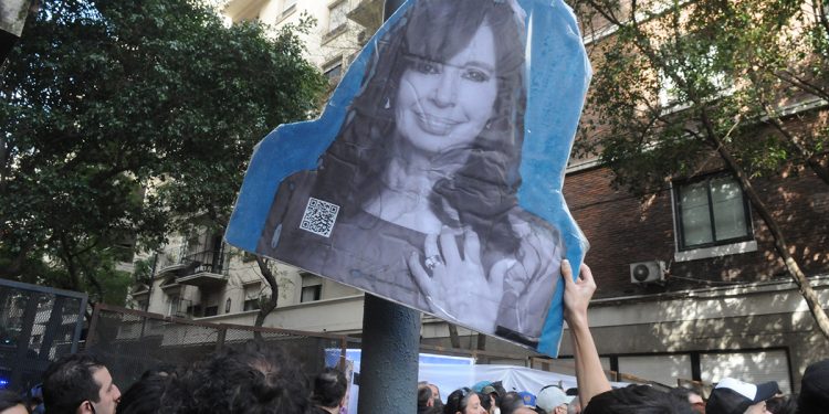 Un tambaleo de la democracia