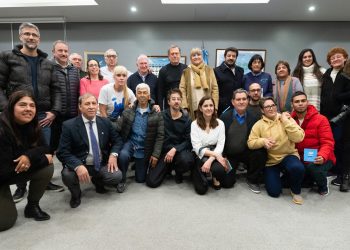 Volvieron de Malvinas familiares de soldados enterrados en el cementerio de Darwin