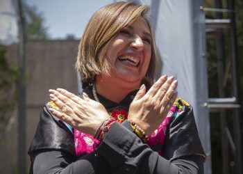 Xóchitl Gálvez oficializó su candidatura presidencial por la oposición en México