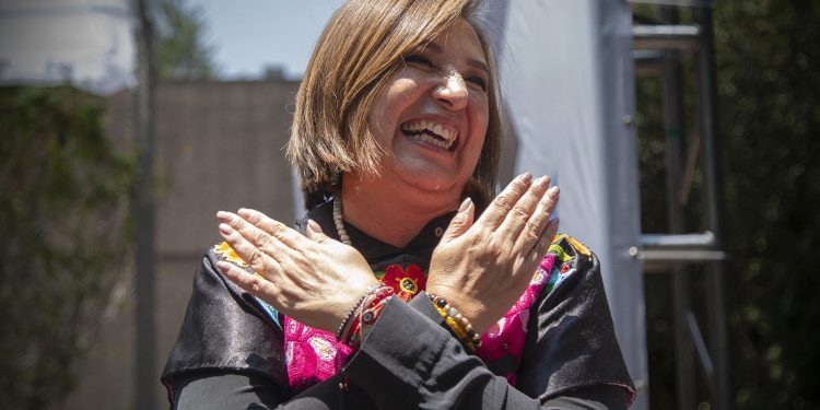 Xóchitl Gálvez oficializó su candidatura presidencial por la oposición en México