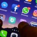 Ya podés leer mensajes en WhatsApp sin que nadie lo sepa: tres formas de hacerlo