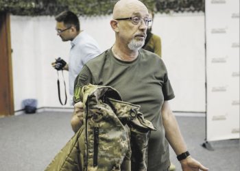 Zelenski relevó al ministro de Defensa en plena contraofensiva por un escándalo de corrupción