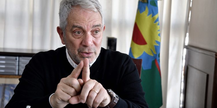 Alak recibió el respaldo de Kicillof y aseguró que está “1.700 votos” por arriba de Garro