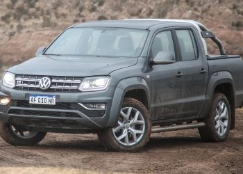 Arde la competencia en pick-ups: Amarok destronó en septiembre a la Hilux que quedó tercera