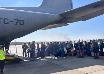 Aterrizó en Roma el tercer vuelo del Hércules con otros 46 argentinos evacuados de Israel