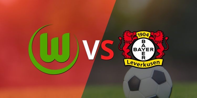 Bayer Leverkusen avanza en el marcador y le gana a Wolfsburgo1 a 0