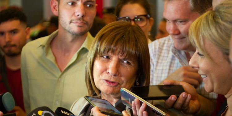 Bullrich cuestionó a Milei y lo acusó de tener “inestabilidad emocional”