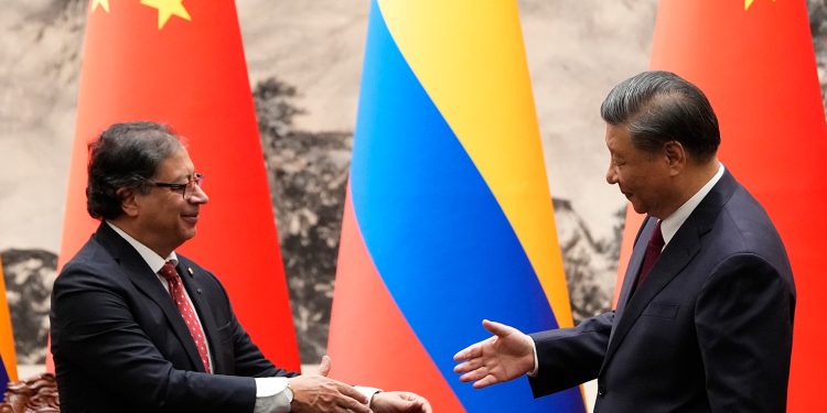 China y Colombia elevan la relación a “asociación estratégica”