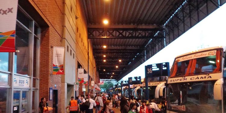 Comenzaron los cruces a Argentina: subió un 12% el movimiento en la Terminal Tres Cruces
