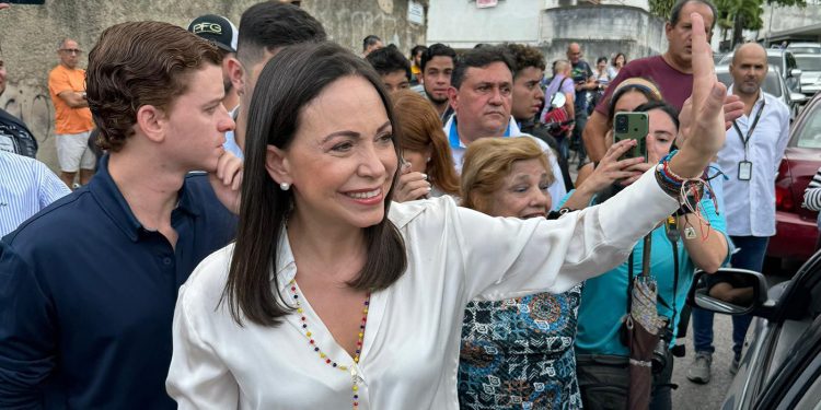 Corina Machado arrasó en la primaria opositora aunque no está habilitada para presentarse