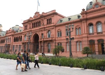 De Casa Rosada al Senado: cómo vivió el Gobierno la jornada de corrida cambiaria