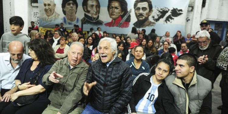 Dirigentes cuestionaron las propuestas de Milei en un homenaje al padre Múgica
