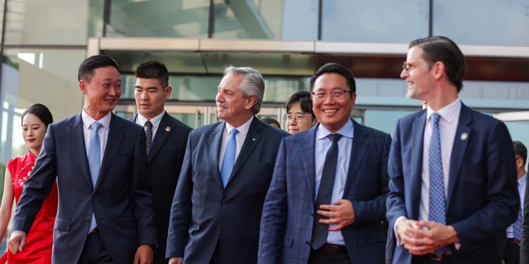 El Presidente se reunió con empresarios y el alcalde de Shanghái