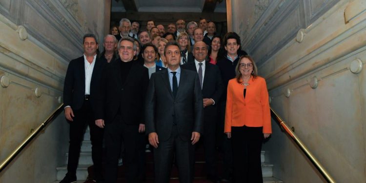 Elecciones 2023 en vivo: el peronismo federal comienza a alinearse con Sergio Massa de cara al balotaje