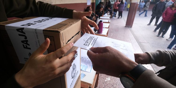En Corrientes se espera una participación del 80% del electorado